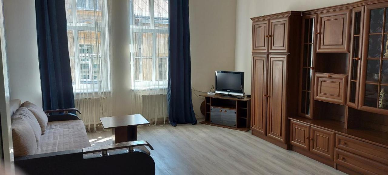 2 Bedroom Apartment On Tomashivskogo Street 7 Lviv Kültér fotó