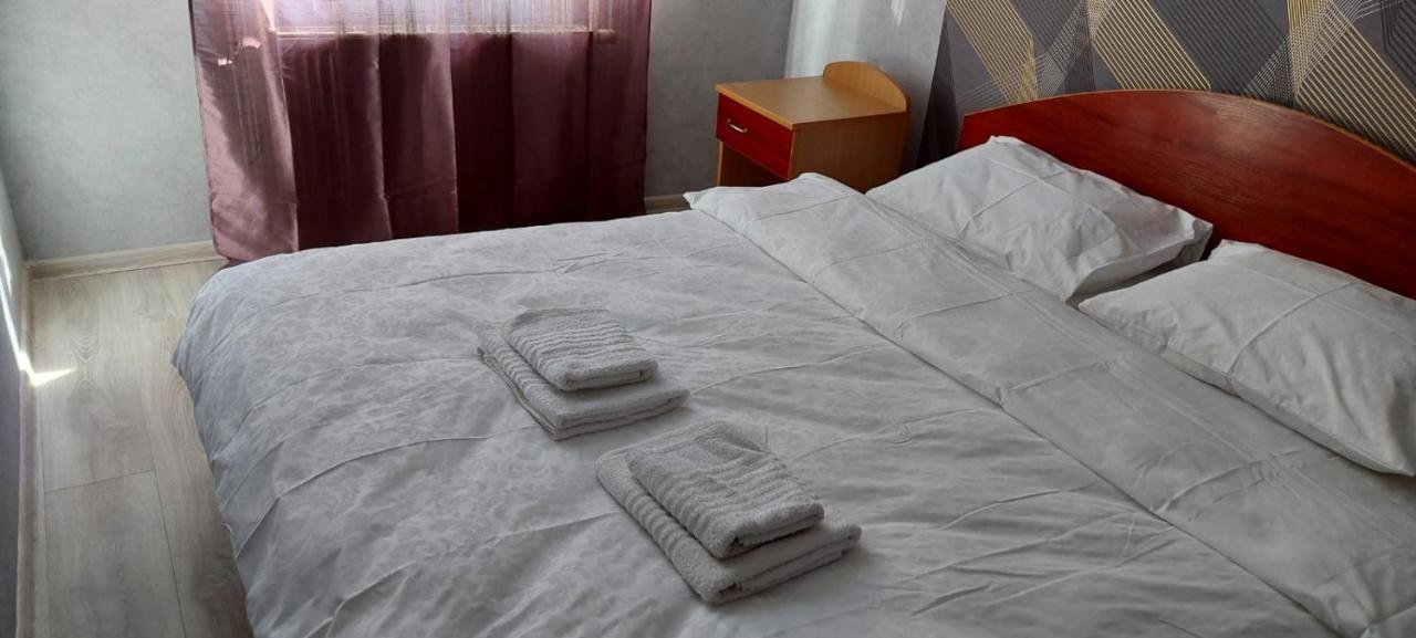2 Bedroom Apartment On Tomashivskogo Street 7 Lviv Kültér fotó