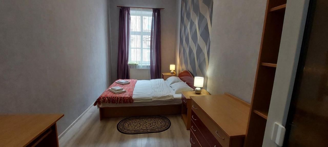 2 Bedroom Apartment On Tomashivskogo Street 7 Lviv Kültér fotó
